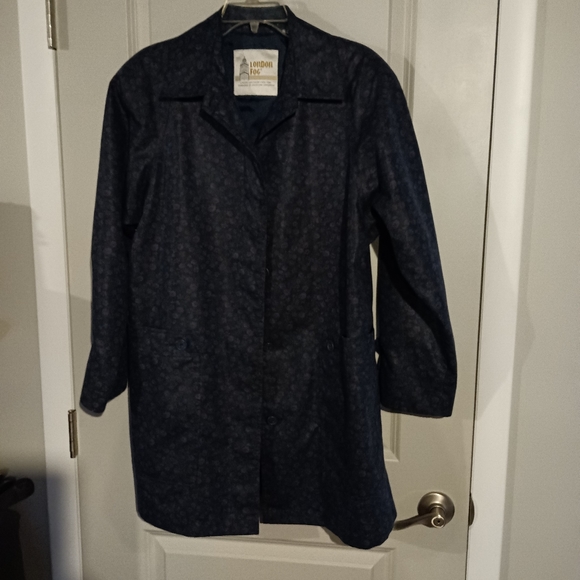 London Fog Jackets & Blazers - London Fog Swing Coat 12 pet Machine Washable Vintage